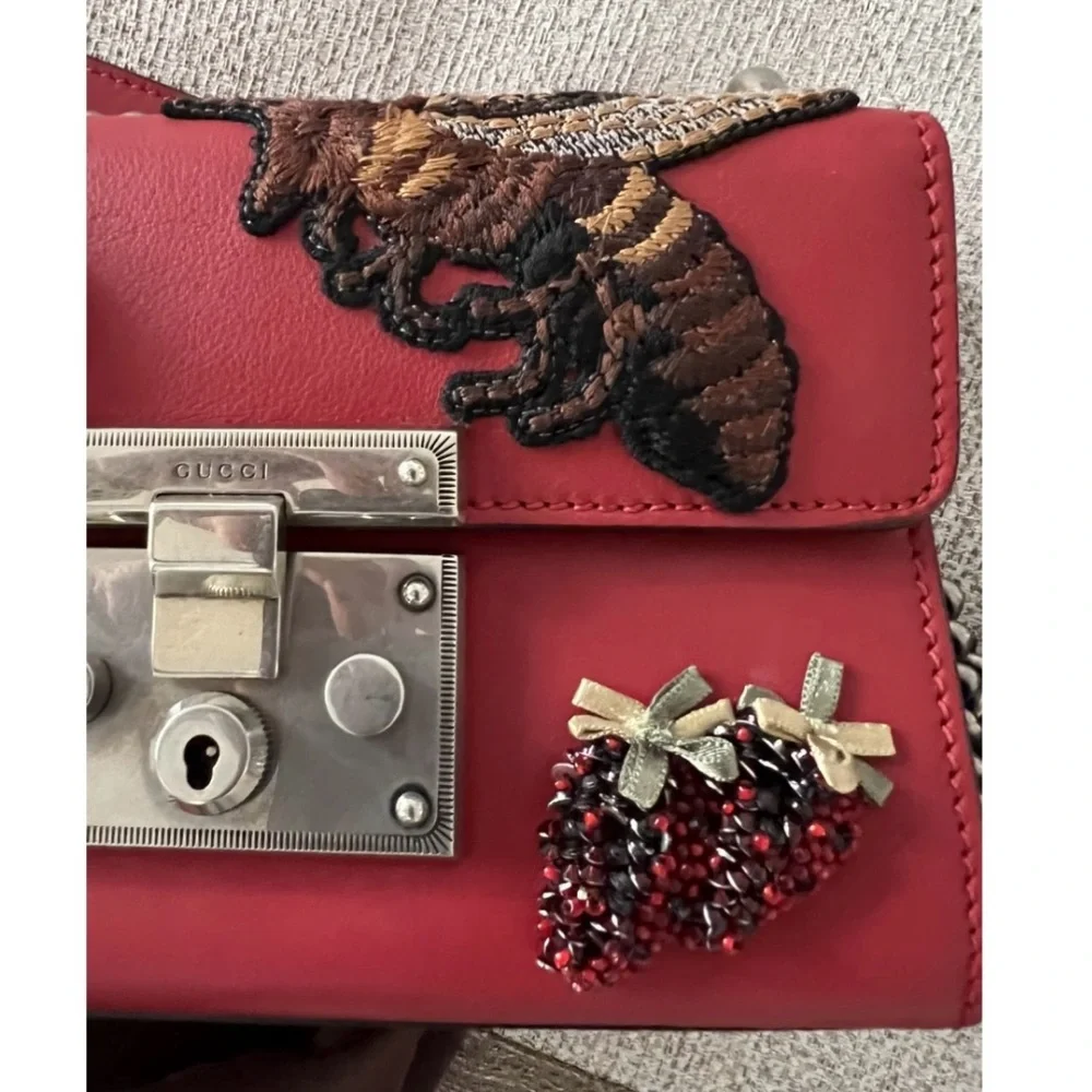Limited Edition Gucci Padlock Bee Embroidered Bag Hibiscus Red New - Picture 5 of 11